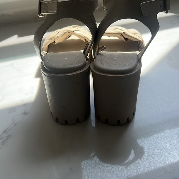 Great summer chunky heel sandals - Picture 3 of 7